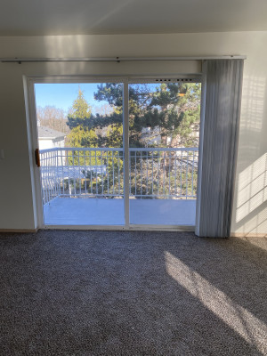 3 x 1.75, 1344 sq.ft. Townhouse Living Room