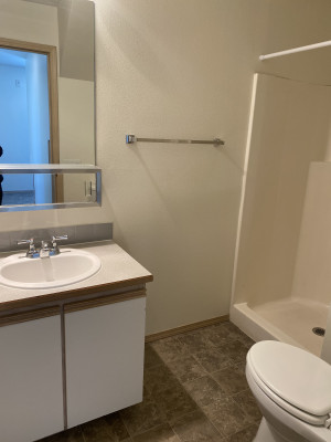 3 x 1.75, 1344 sq.ft. Townhouse 3/4 Bathroom