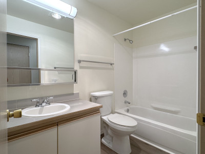 2 x 1.75, 919 sq.ft. with LVP Bathroom